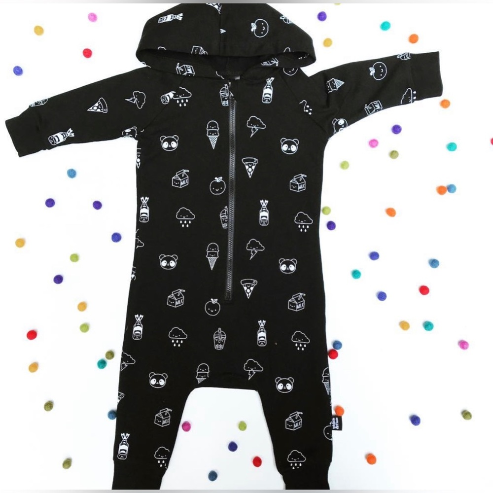 Whistle & Flute Boys slouched onesie